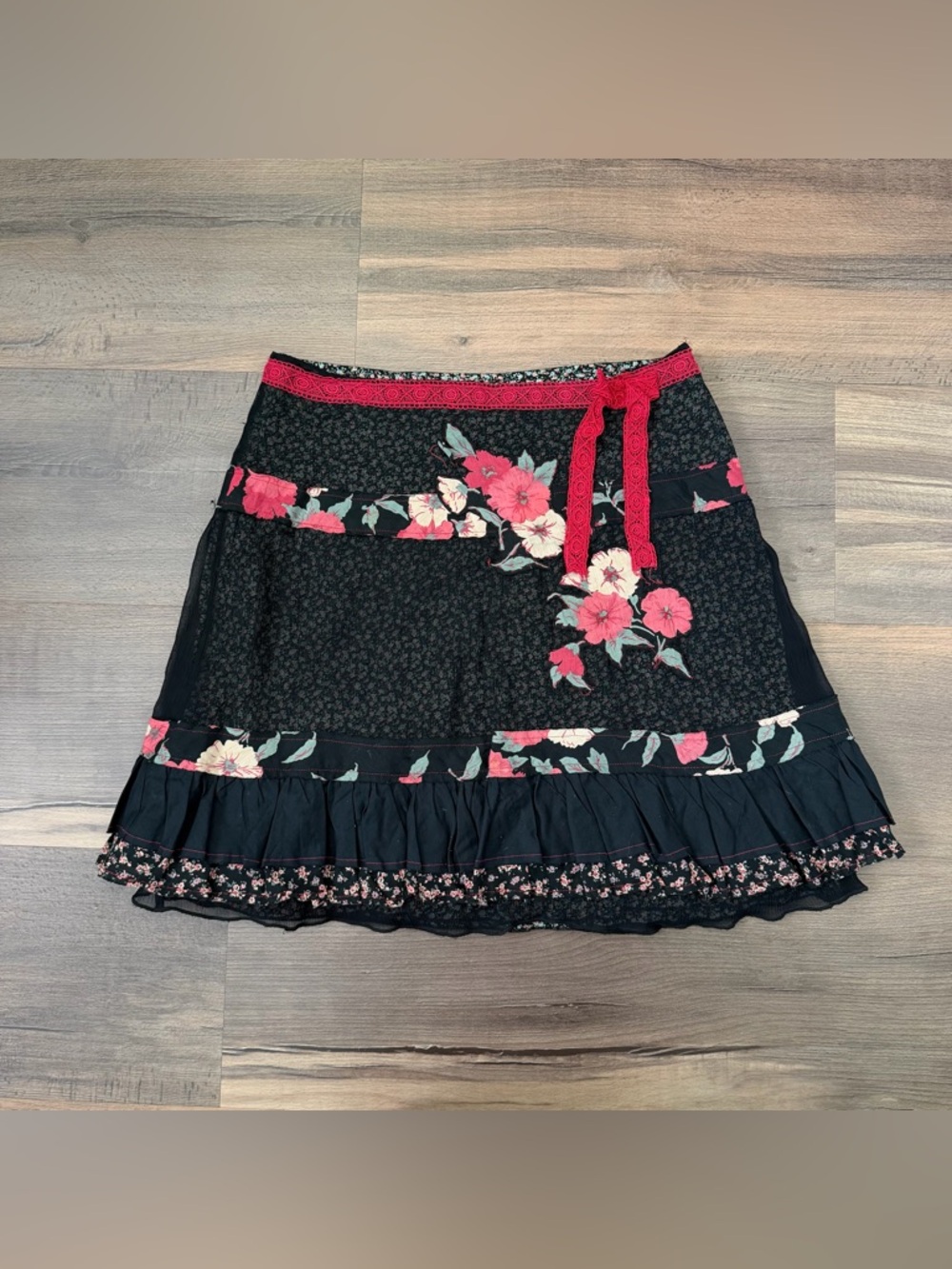 Y2K Free People Black Layered A-Line Above Knee Floral Skirt Size 8